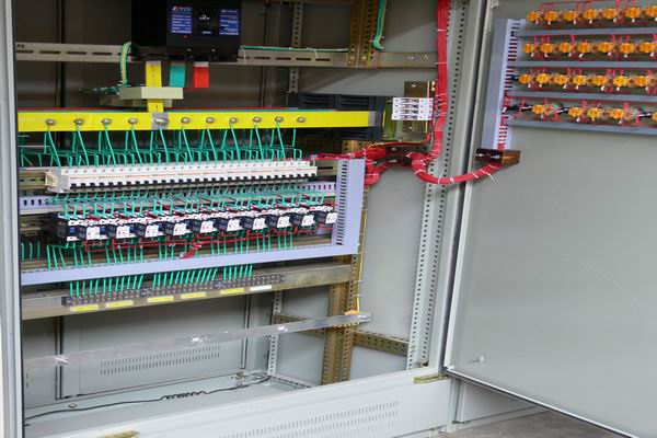 晴隆配电箱-插座配电箱工作原理